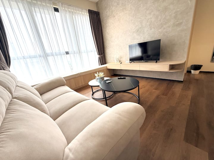 Elegant Designer 2br Suite | Spacious & Cozy - Penang