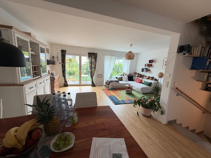 Modernes Familienhaus Im Grünen In Köln - Colonia