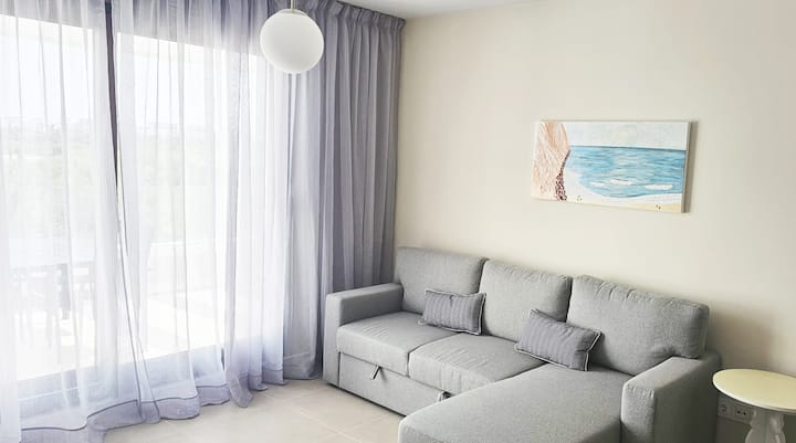 Bayside Living: Sun, Terrace, Pool & Free Parking - Casares
