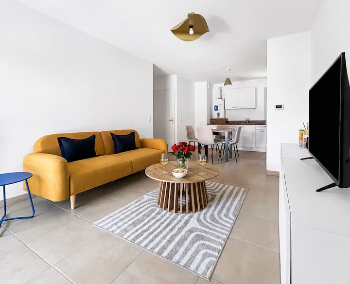 T2 Moderne Avec Balcon Et Stationnement Gratuit - 걒 페헤
