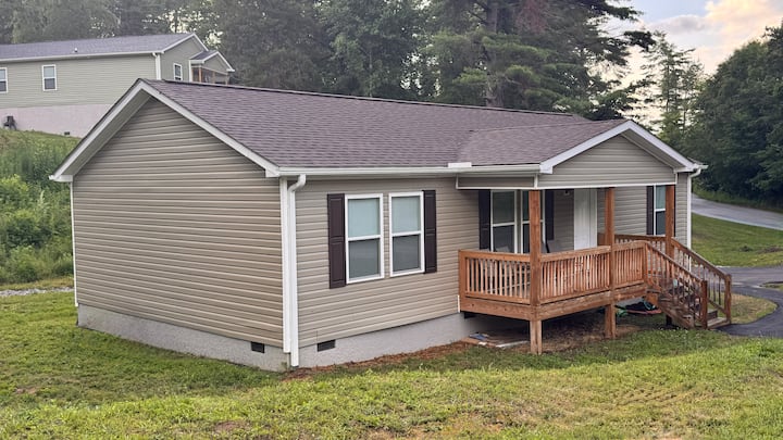 Tandem Hollow - Brand New House And Listing! - Hendersonville, NC