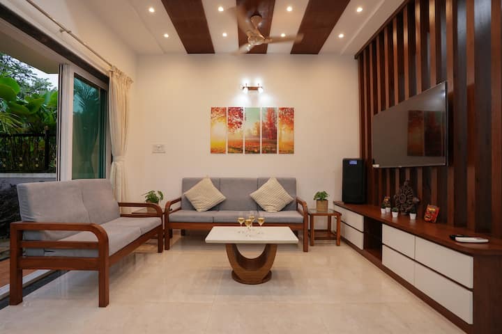 Luxury Lonavala 4bhk | Pvt Pool, Jacuzzi & Games - Lonavla