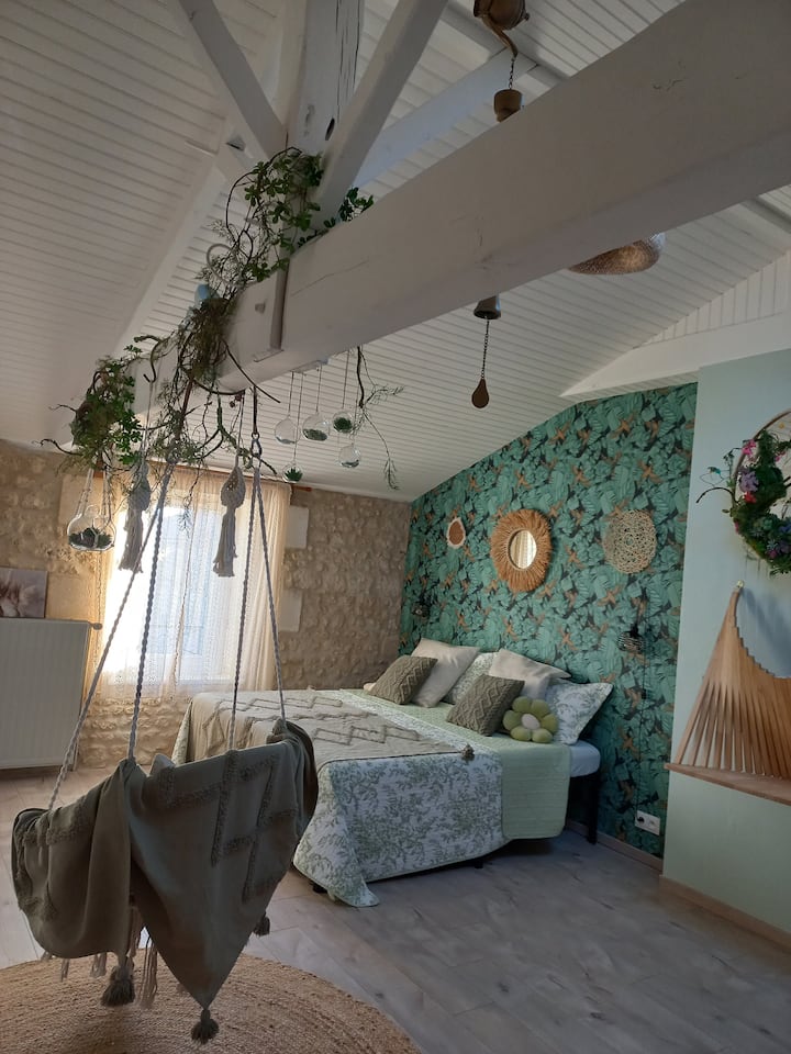 Caprices à Deux
Chambre Secret Garden Avec Piscine - Mirambeau