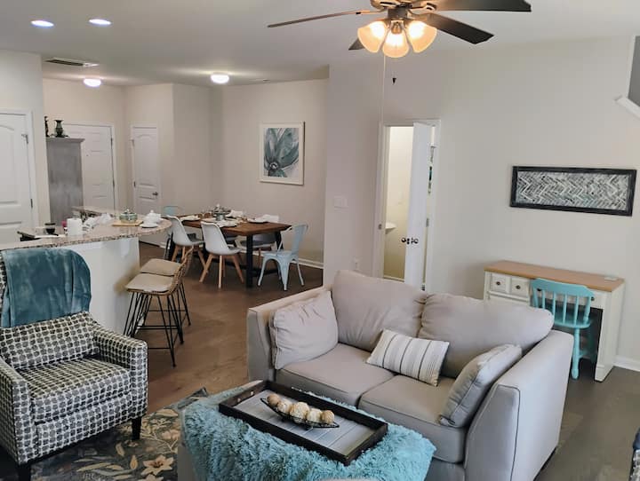 Convenient West Cary & Rtp | 3bd, 2.5 Ba - Cary, NC