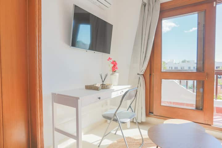 Casa Flores Sunset Rooftop Retreat, Near Beaches - Cala d'Or