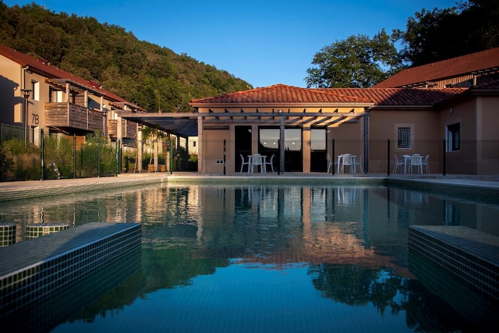 Séjour Paisible Avec Piscine Au Cœur Dordogne - Dordogne