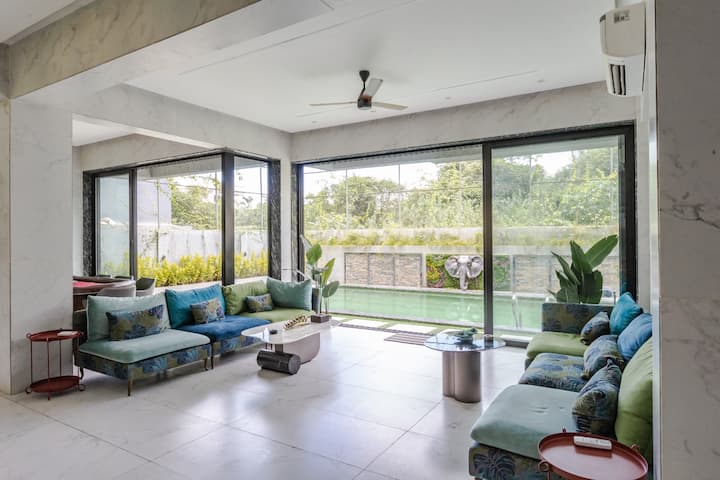 Re Oasis 5bhk Luxury Villa W/ Pool & Jacuzzi - Lonavla