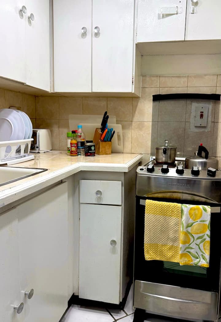Apartment Overlooking Doctors Cave Beach - Montego Bay