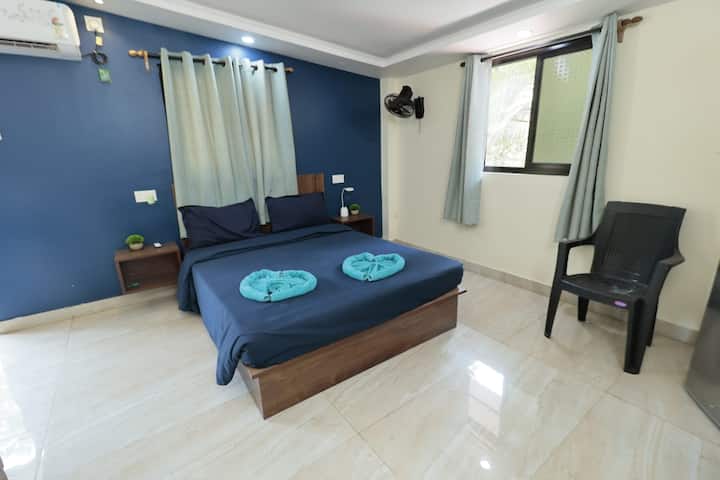 Bedroom 5 image 1