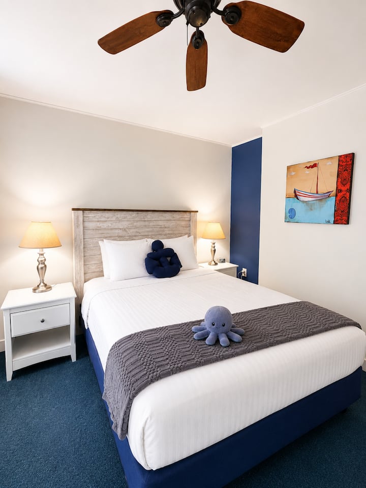 Steps To Camden Harbor | Cozy Queen Bed Room - Camden, ME