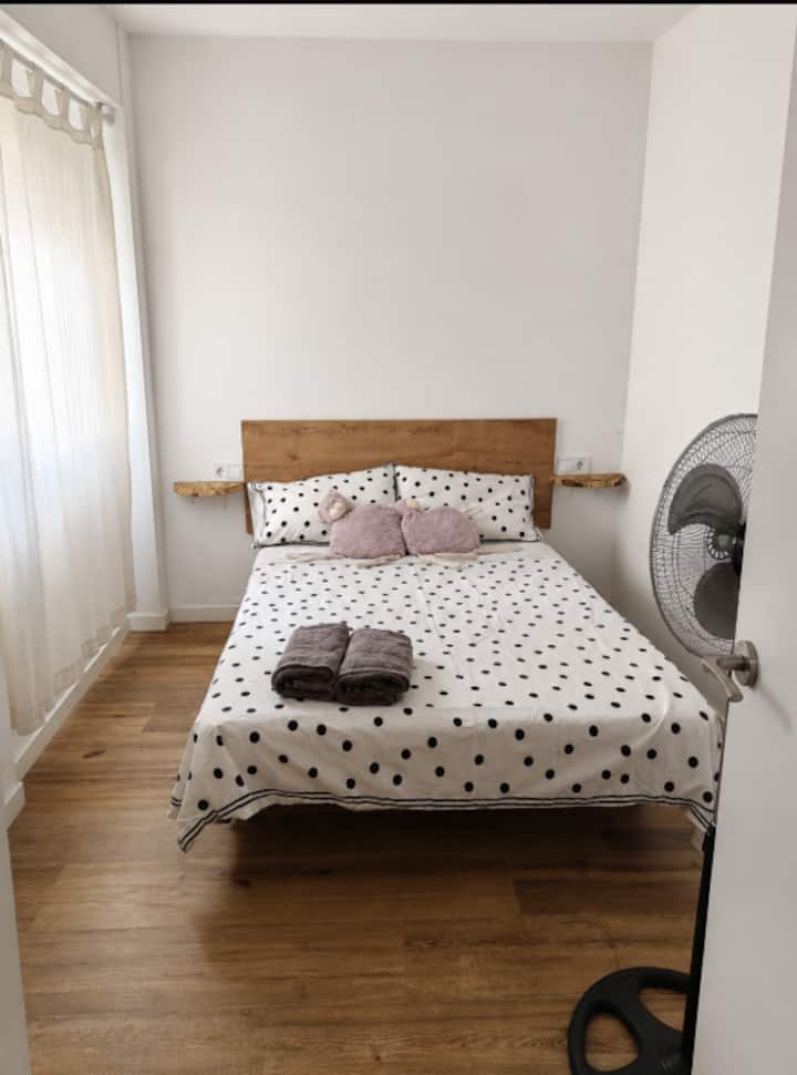 Acogedora Habitación Con Cama Doble - Valencia