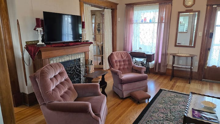 Help Us Save Our Family Farmhouse With Your Stay! - Iowa