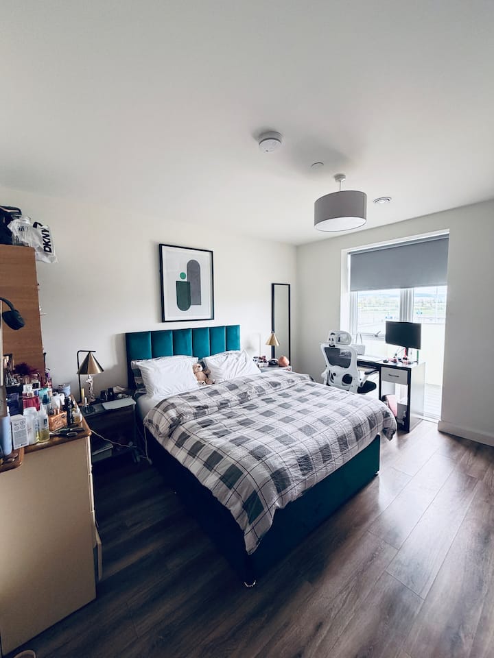 En-suite Room With King Size Bed In Dublin - Celbridge