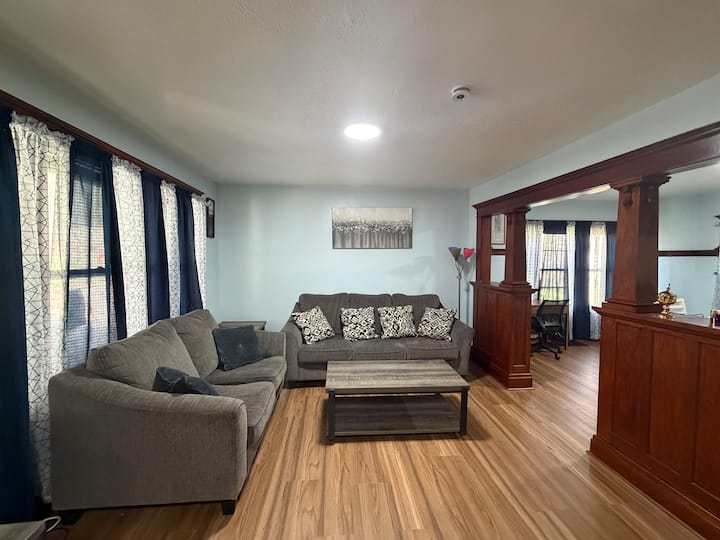 Retreat Home At Niagara-3 Bed Sleeps 5 - Niagara Falls, NY