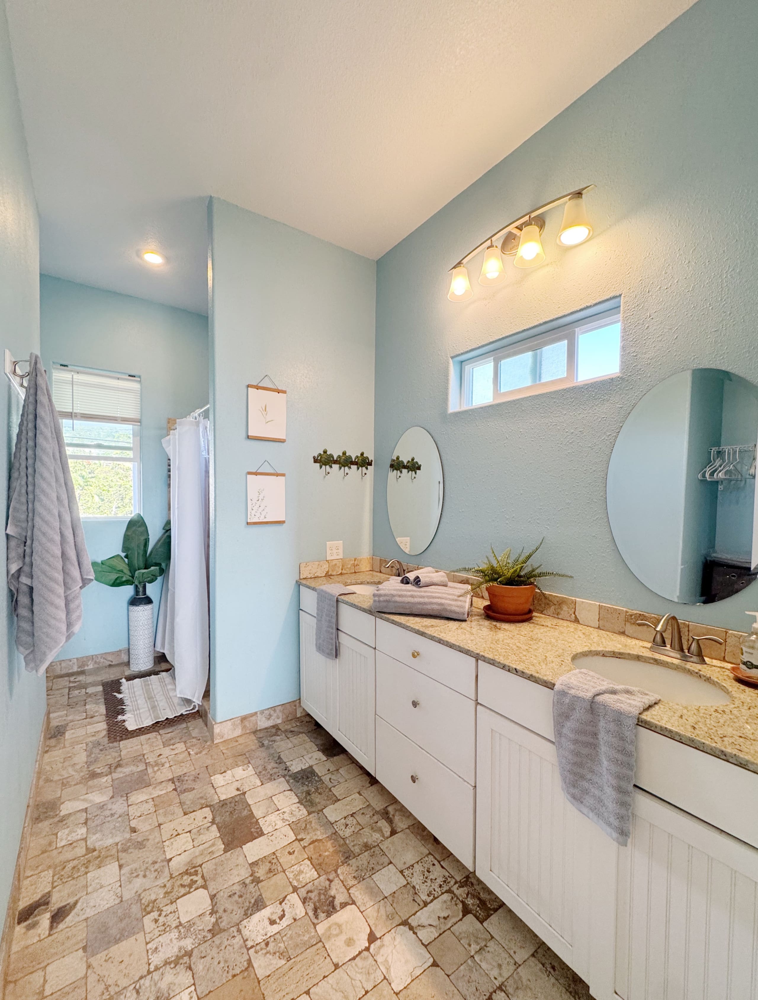 Home in Kailua-Kona · ★4.88 · 1 bedroom · 1 bed · 1 private bath - Image 7