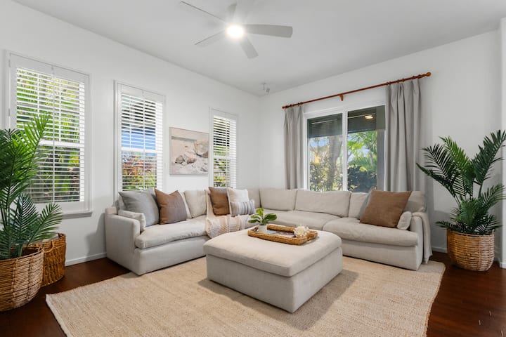 The Ultimate Location - Lush Tropical Retreat - O‘ahu, HI