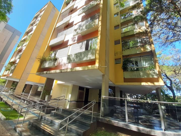 3 Qts P/ Executivos Ou Familias/ Centro Bsb - Brasilien