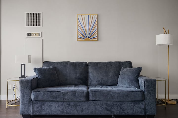 Downtown Retreat With Pool • Gym • Free Parking - Target Center