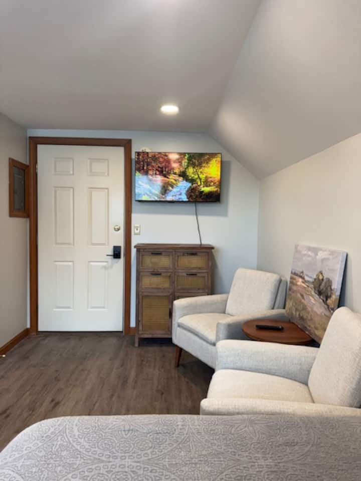 Cozy Studio Getaway | Near Downtown Dining & Arts - Waterville, ME