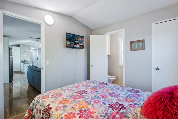 Riverbend Villa | 2bd 2ba | River Access | Games - Bullhead City, AZ