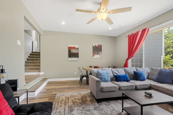 Bethany Grove House | Large Group Stay W/ Pool - ハンツビル, AL