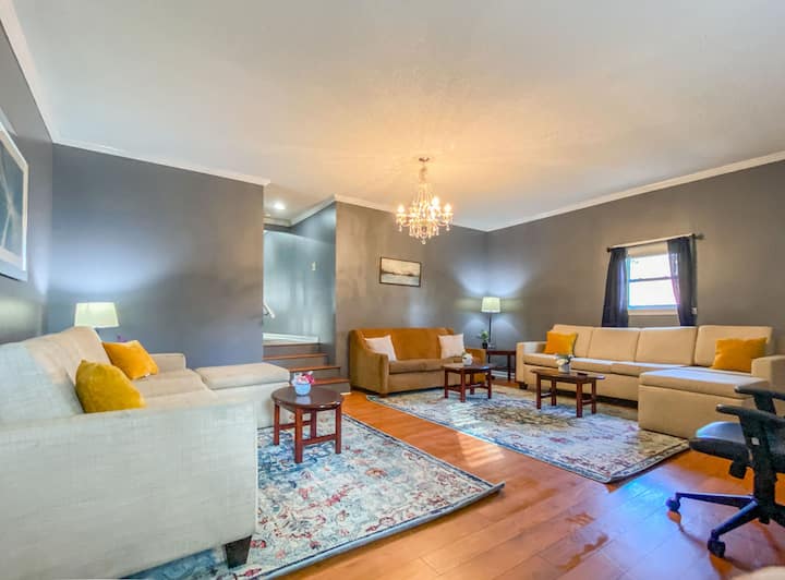 The Cardinal Place | Relaxing Stay Near Downtown - Huntsville, AL