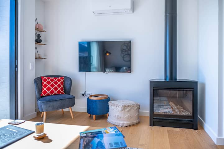Modern Warm & Cosy Townhouse - 5 Min To Wānaka - Wanaka