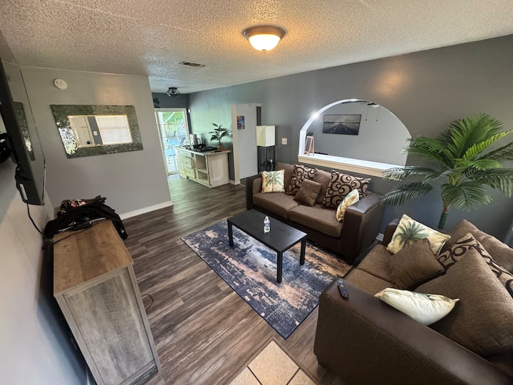 Game, Swim & Explore: Family Home In Pensacola - Pensacola, FL