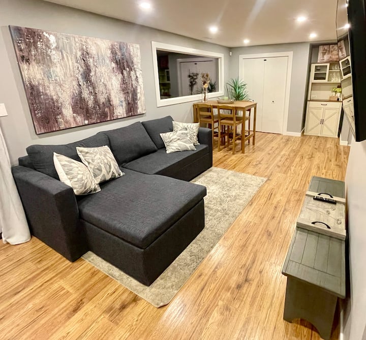 Cozy Lakeview Retreat - Relax & Unwind - Peachland