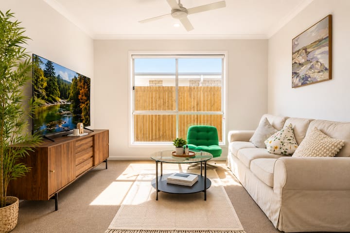 Haus Verde | 4br Greenbank Hideout In Logan - Logan Village