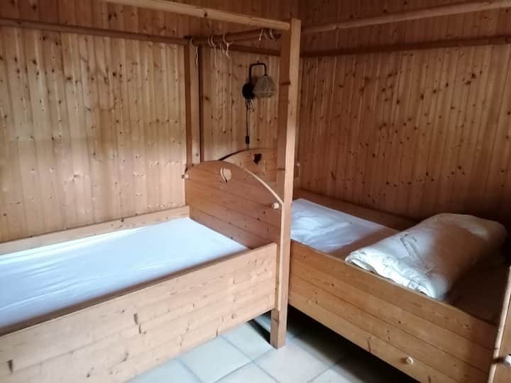 dhomë gjumi 2 krevate 90x190