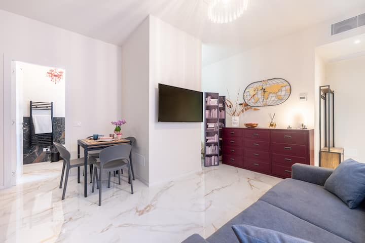 Guesthost - Piazza Garibaldi Lovely Studio Flat - Parma