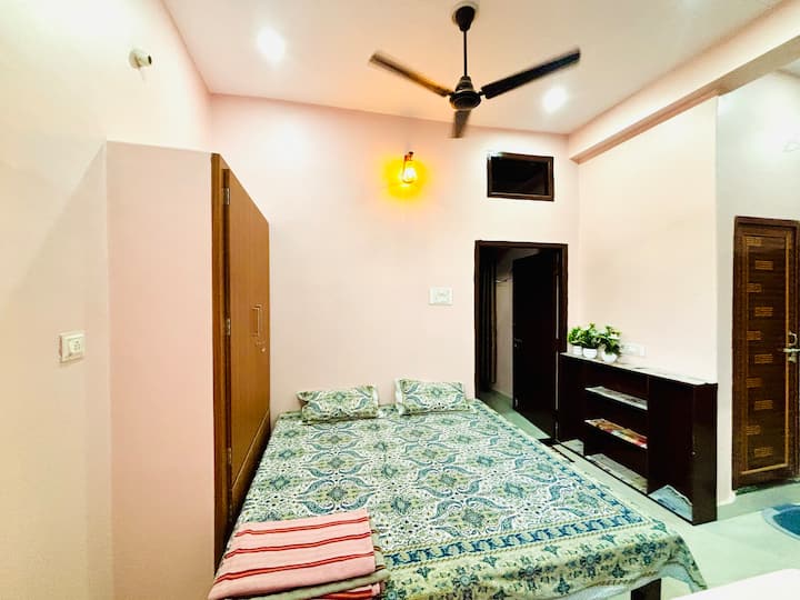 Chaurasia Homestay 2bhk Family Flat - ワーラーナシー
