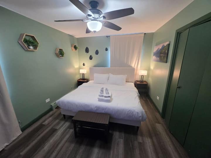 2br Near O’hare + Oak Park • Coffee Nook - Westchester, IL