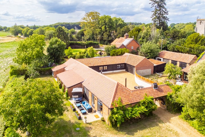 Walnut Tree Barn - Luxurious Family Retreat! - Norfolk