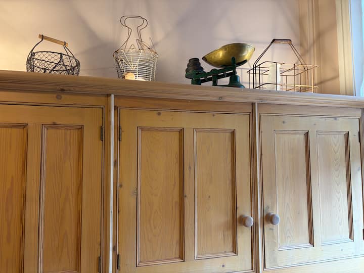Stylish Apartment Overlooking Westwood Pasture - Beverley