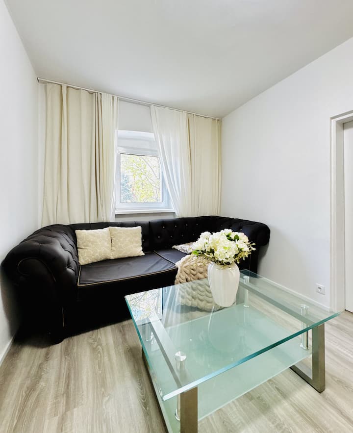 Cozy 2br Apt+lr W/balcony Near Museum Gugging - Stockerau