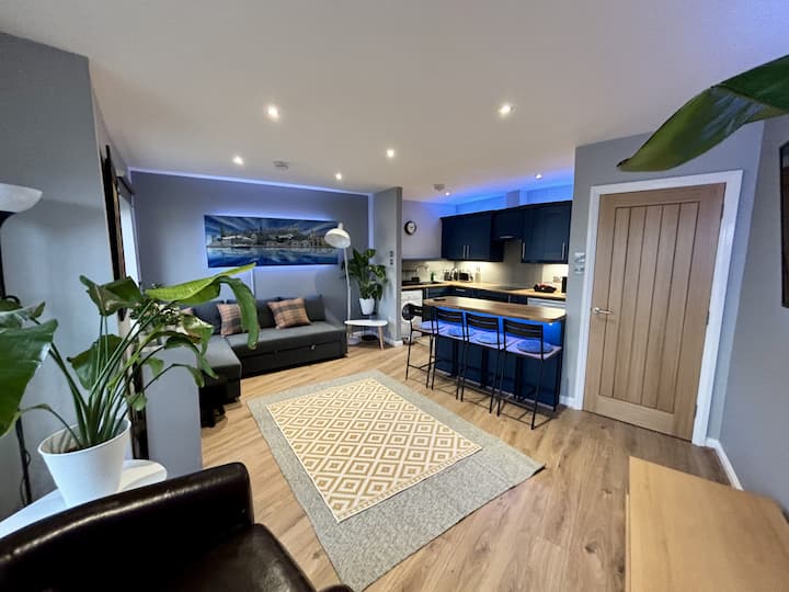 Sunshine On Leith - River View - Free Parking! - Edinburgh
