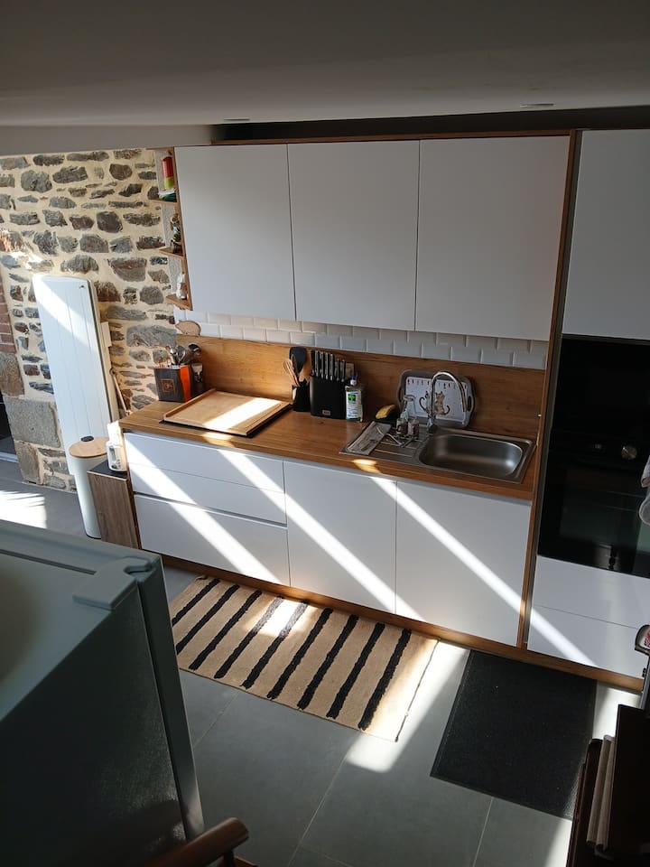 Chambre Avec Salle De Bain Wc
Cuisine Partagée - Granville