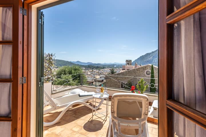 Cosy Townhouse With Views - Pollença