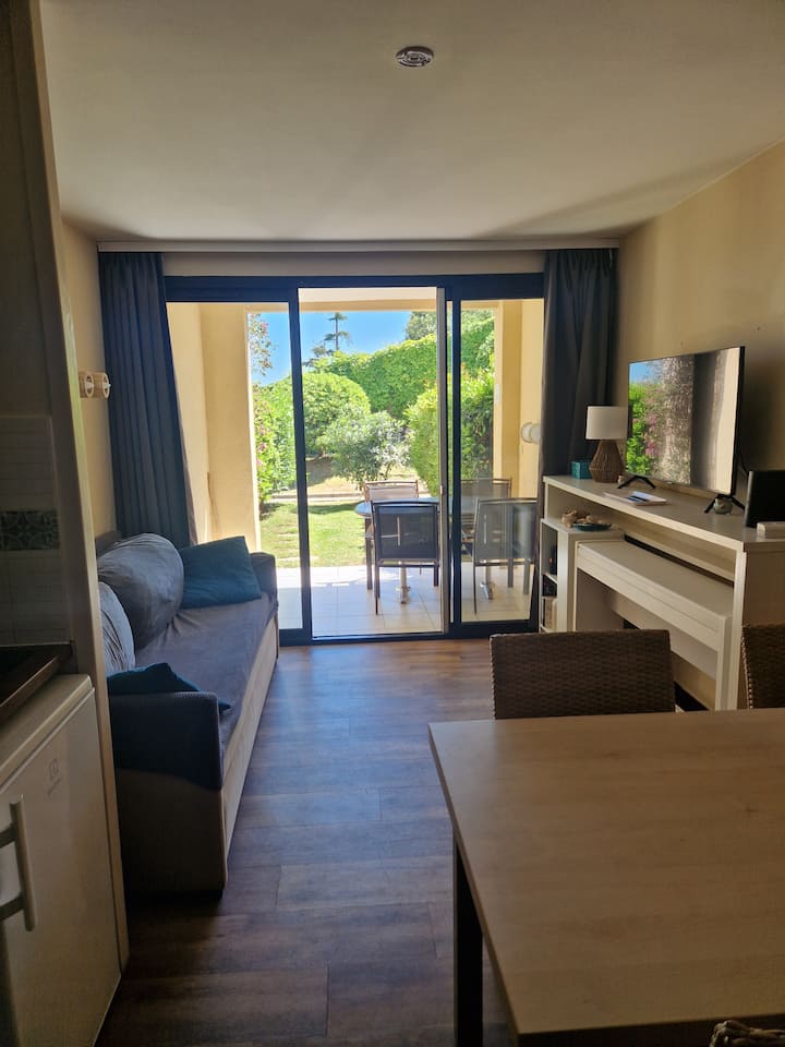 Piscine Vue Mer • Jardin • Parking • 2 Pièces - Cannes