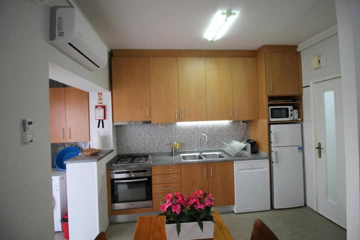 Apartamento Com Pátio - Centro Aveiro - 아베이루