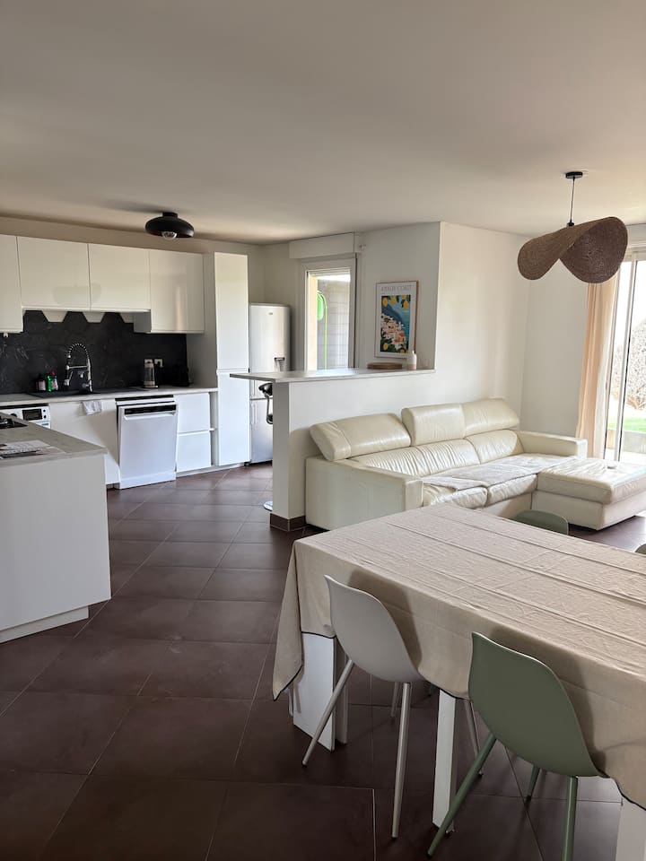 Appartement Dijon
Jardin Et Piscine - Dijon