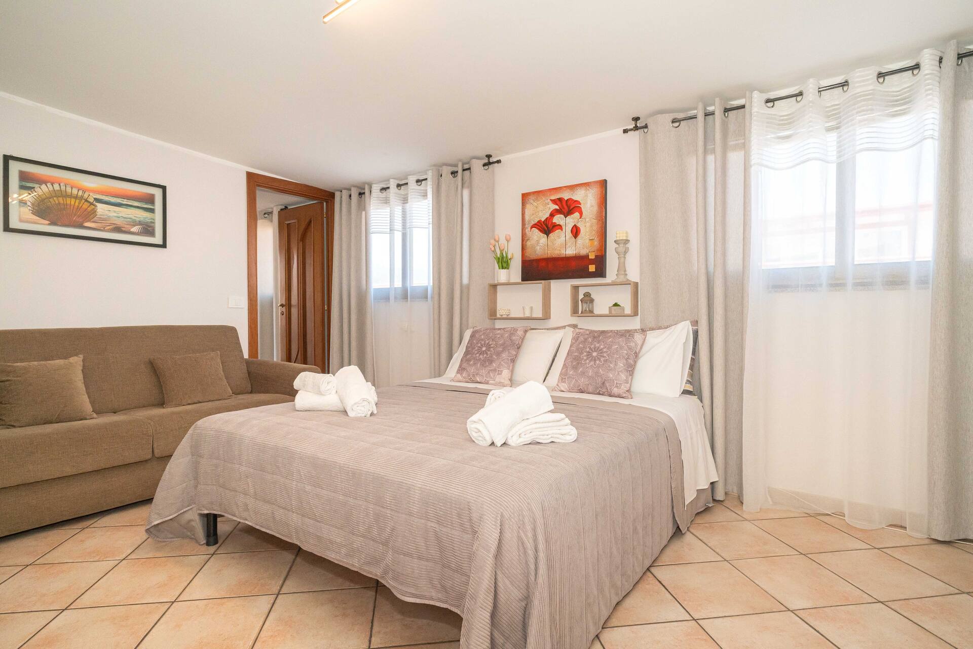 Modern Apartment near the sea Naxos/ Hedoné apart.