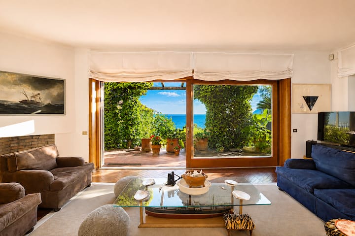 Hostdomus - Villa Gabriella With Private Pool - アラッシオ