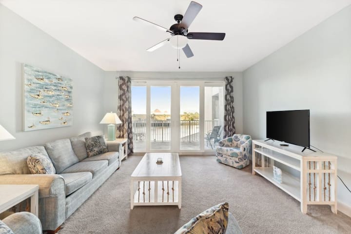 Lakeview Retreat 124–just Mins To Beach–sleeps 8 - Panama City Beach, FL