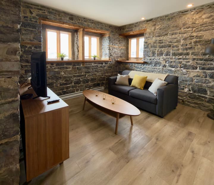 Charme & Emplacement Idéal | Loft En Centre-ville - Québec, QC