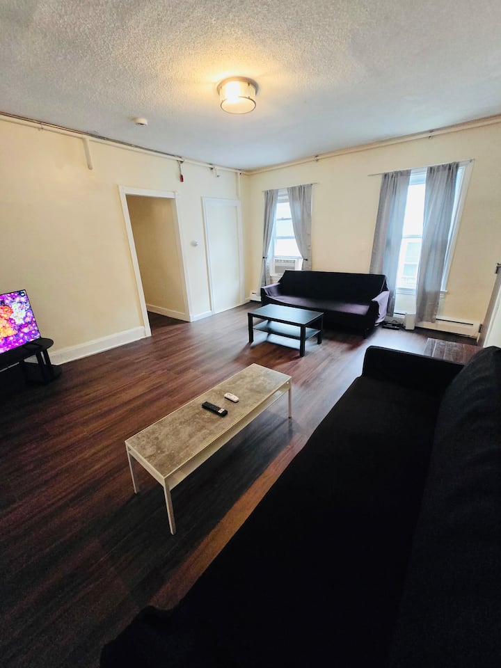 Cozy 2 Bed Near Whole Foods, Downtown, Miriam, Etc - Providence, RI