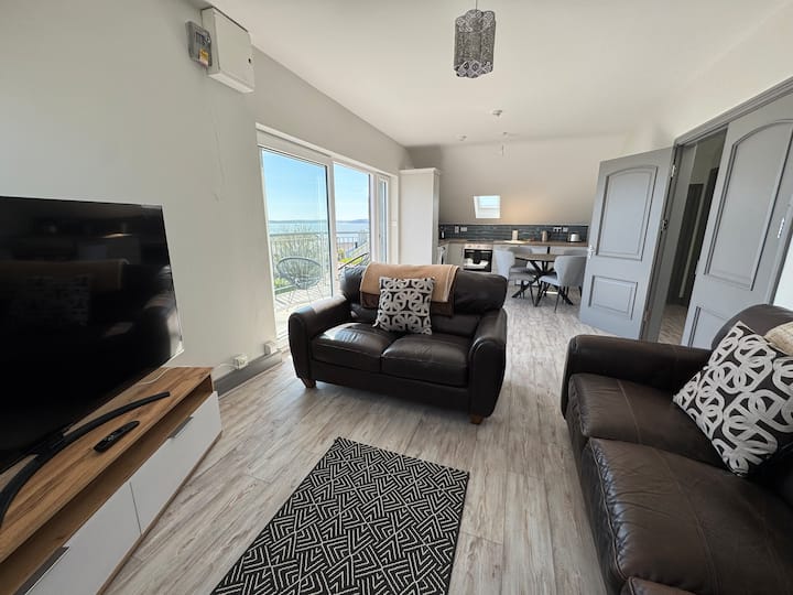 Modern Apartment With Balcony & Sea Views - Waterford