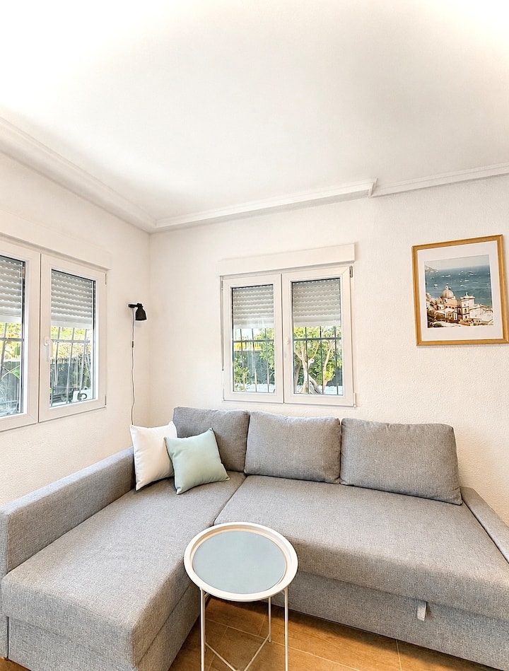 Maison Chaleureuse Avec Jardin, Plage à 2 Min - La Marina